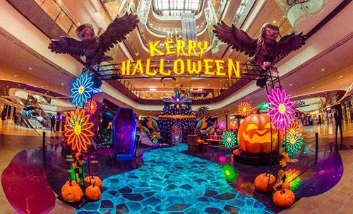 萬(wàn)圣節(jié)是西方傳統(tǒng)盛大節(jié)日，萬(wàn)圣夜或者叫萬(wàn)圣節(jié)前夜